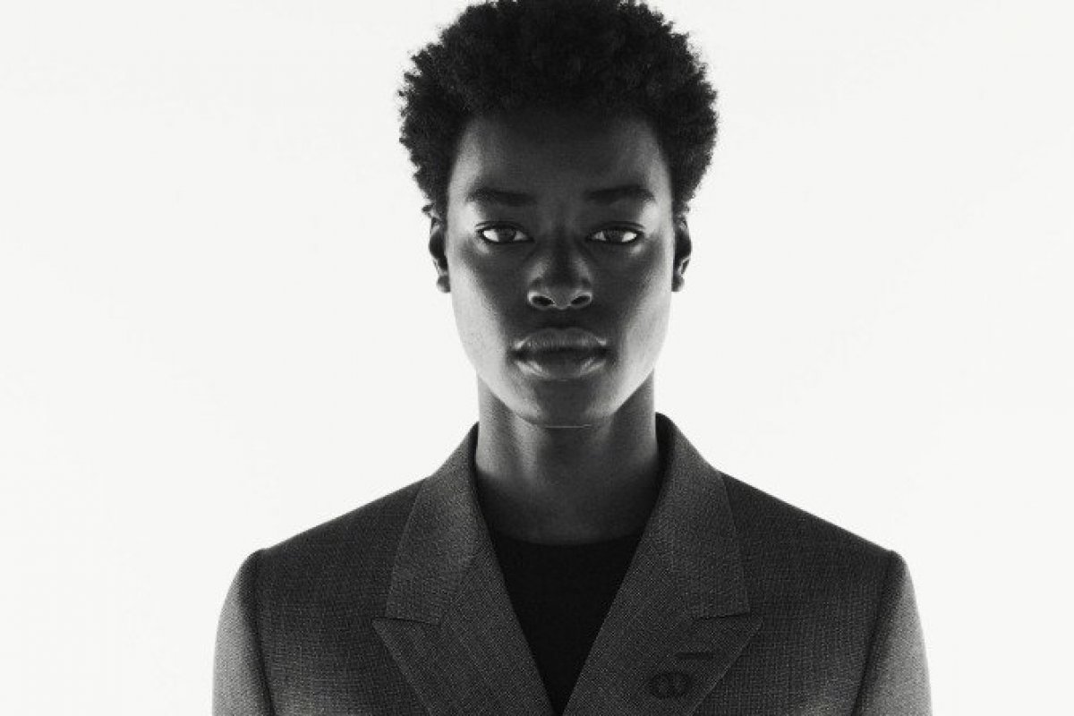 Dior lança coleção masculina com uma surpreendente mistura de elegância e alfaiataria