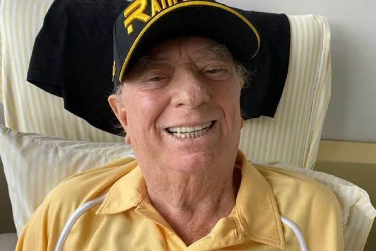 Aos 82 anos, Raul Gil é internato às pressas em São Paulo