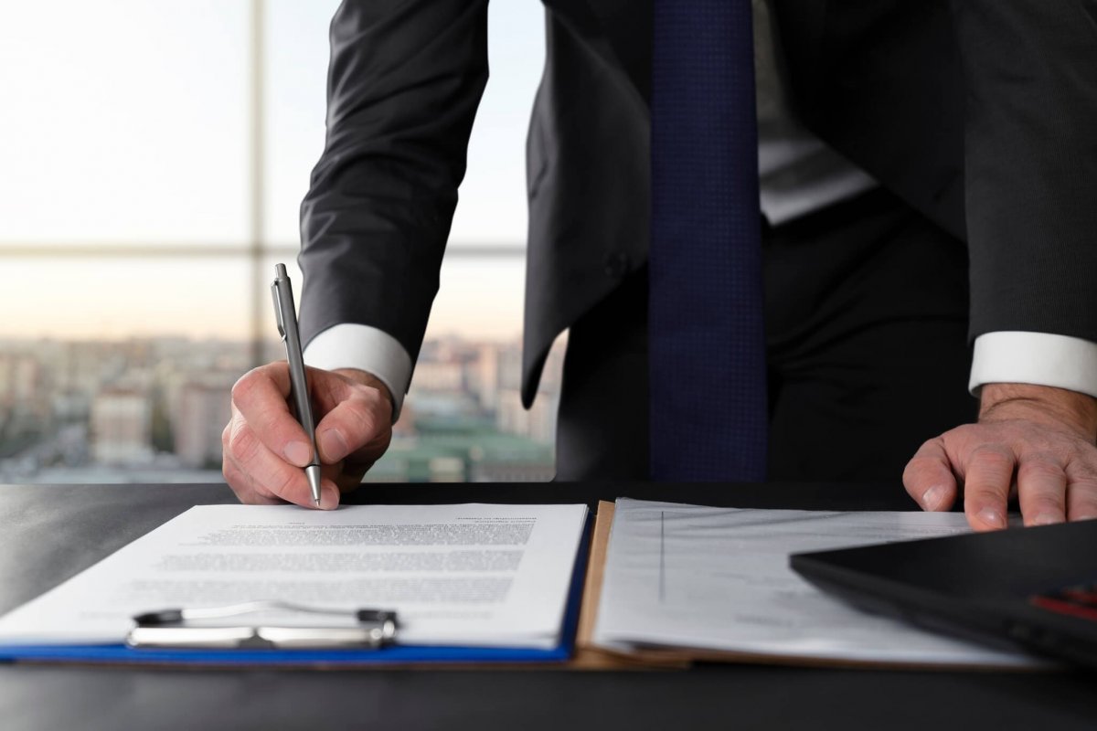 Advogado acusado de apropriação indébita deixa presídio