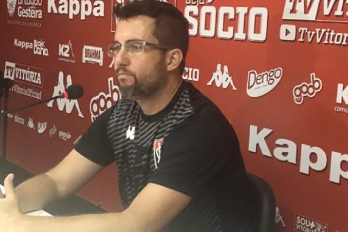 Através de rede social, Paulo Carneiro anuncia saída de Osmar Loss