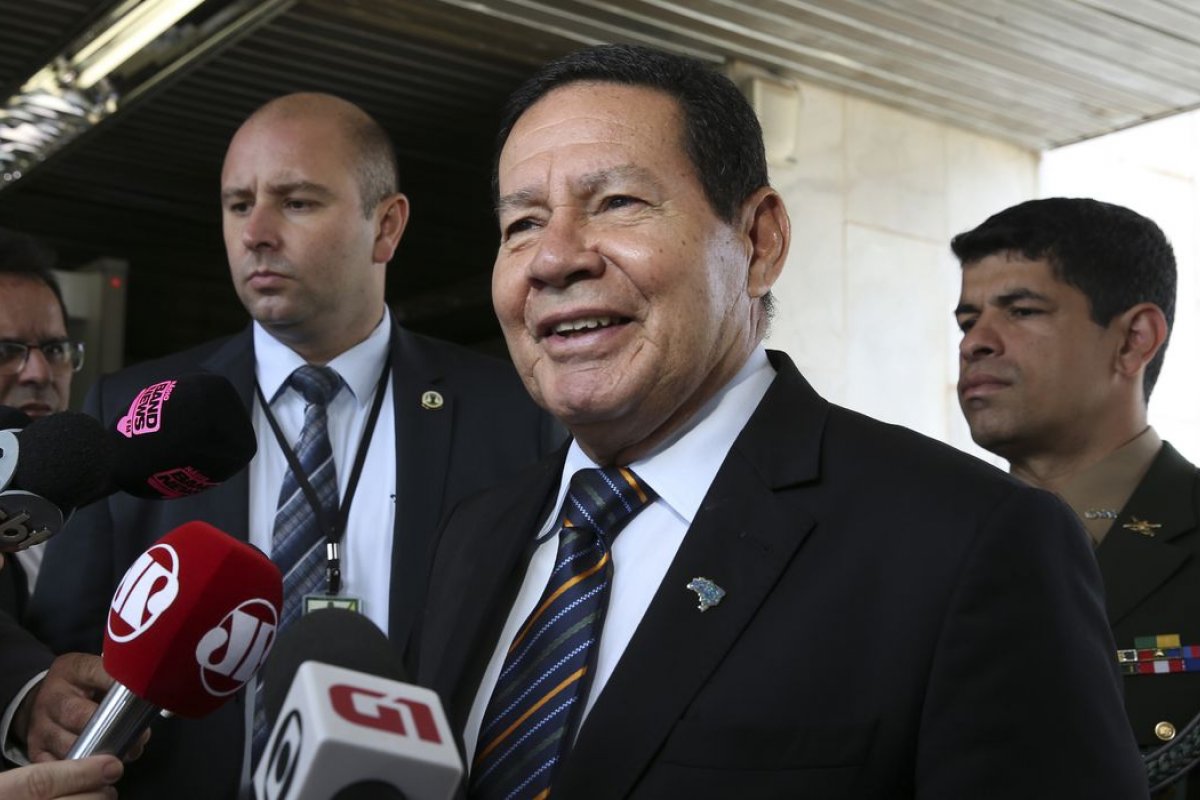 Mourão deve passar Ano Novo em Salvador