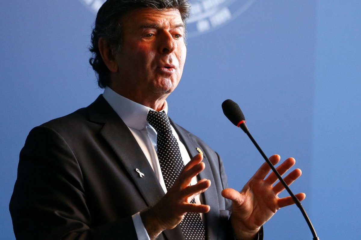 É preciso aprimorar segurança após ataques ao STJ e TSE, diz Fux