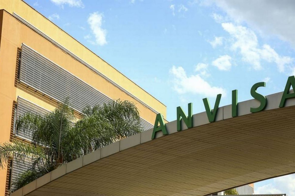 Anvisa aprova medida para acelerar registro de vacina contra covid-19 no Brasil