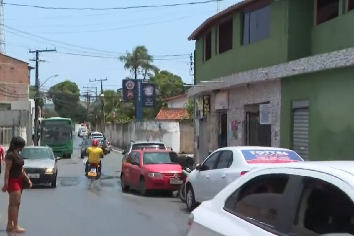 Após suspensão, ônibus voltam a circular em Pernambués