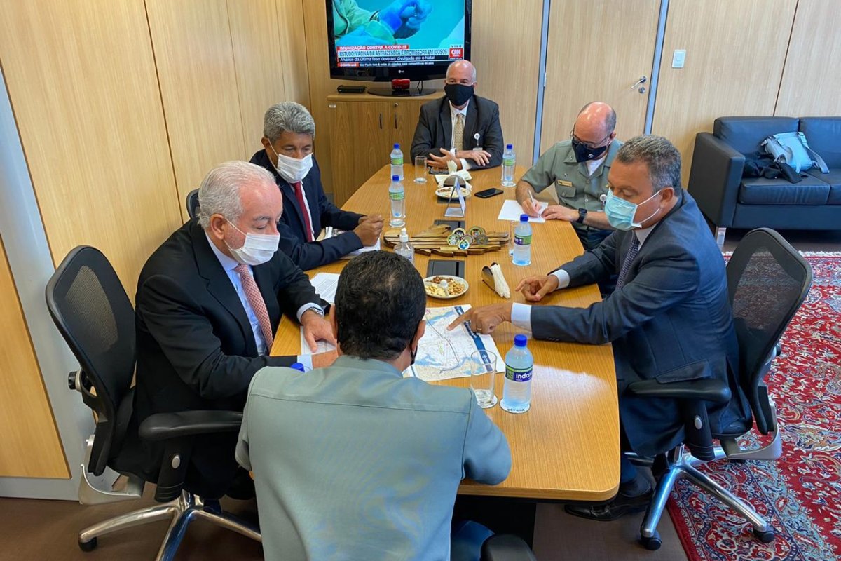 Rui Costa solicita apoio do Ministério da Defesa durante obras da ponte Salvador-Itaparica