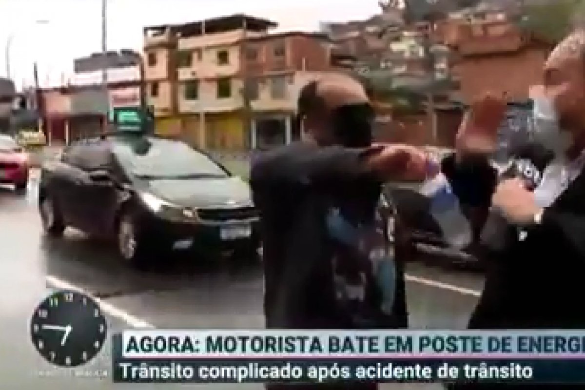 Vídeo: Repórter do SBT é agredido durante reportagem ao vivo no Rio