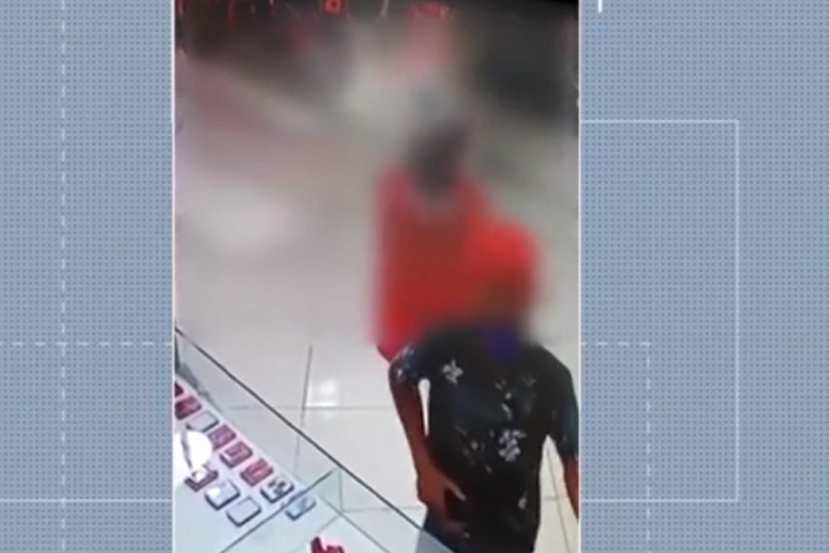 Homem armado assalta loja de roupas e acessórios em Alagoinhas