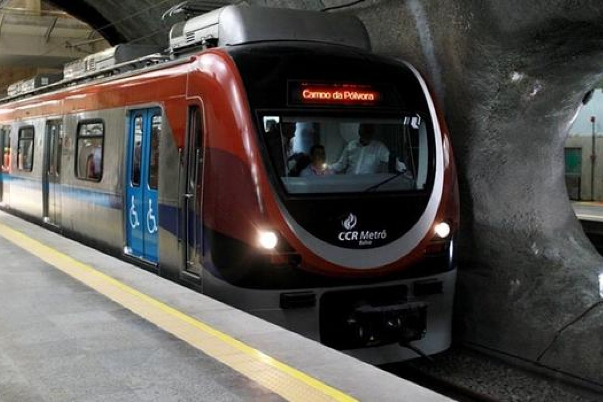 Vídeo: Usuários reclamam de ‘lentidão’ na linha 1 do metrô de Salvador nesta sexta-feira (20)
