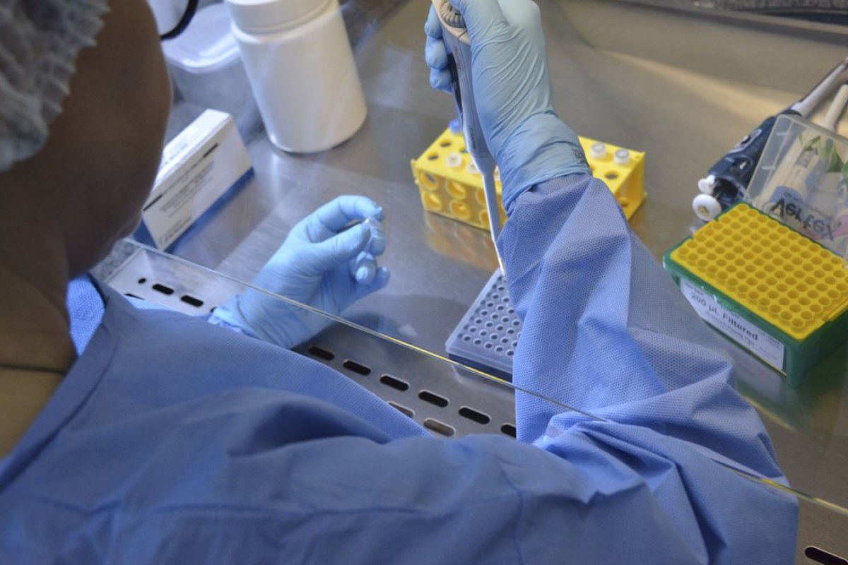 Laboratórios e farmácias indicam aumento de casos confirmados de Covid-19