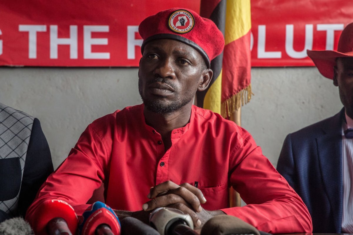 Durante protesto contra prisão de candidato em Uganda, 37 pessoas morrem