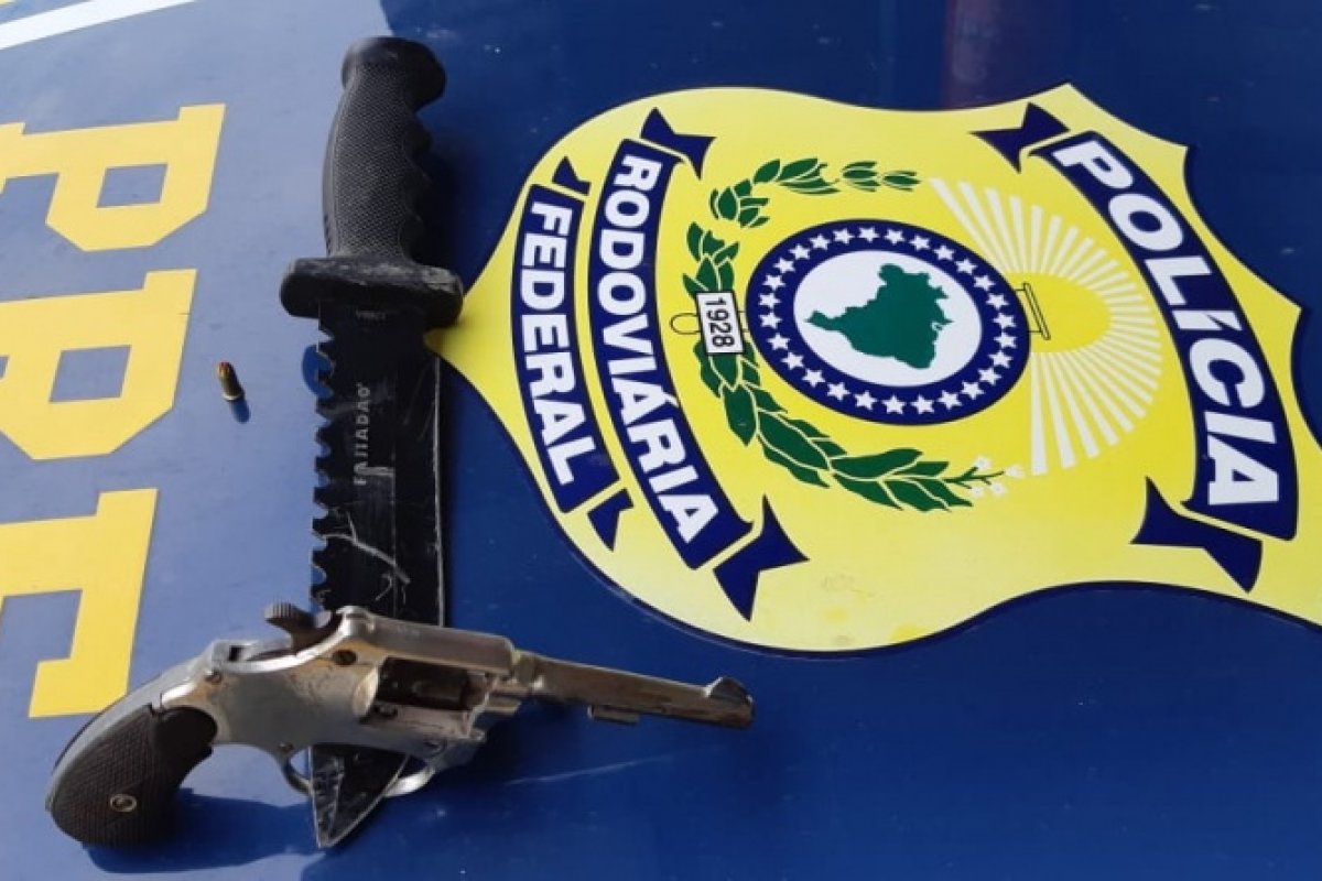 Empresário é preso por porte ilegal de arma em Eunápolis