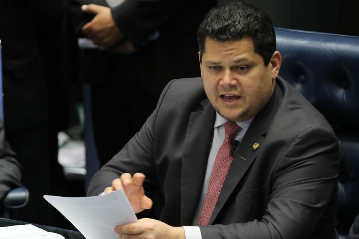 Davi Alcolumbre reitera necessidade de “lutar contra o terrível racismo estrutural que corrói nossa sociedade”