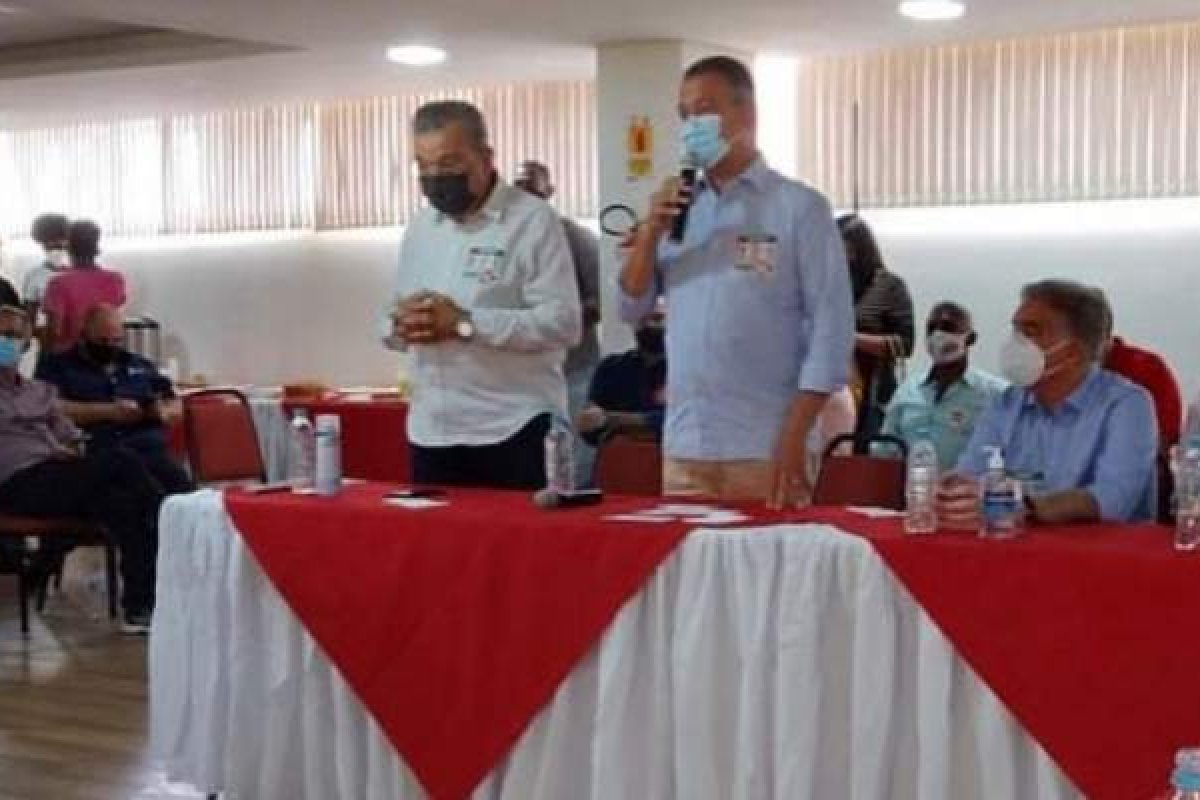 Cassado, ex-deputado do DEM, Targino Machado vai à evento de Rui Costa