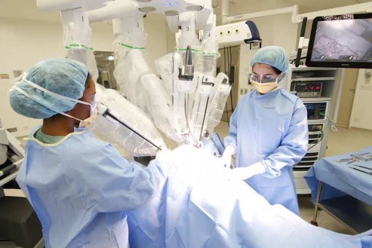 Cirurgia robótica pode aumentar chance de gravidez em mulheres com miomas, aponta estudo