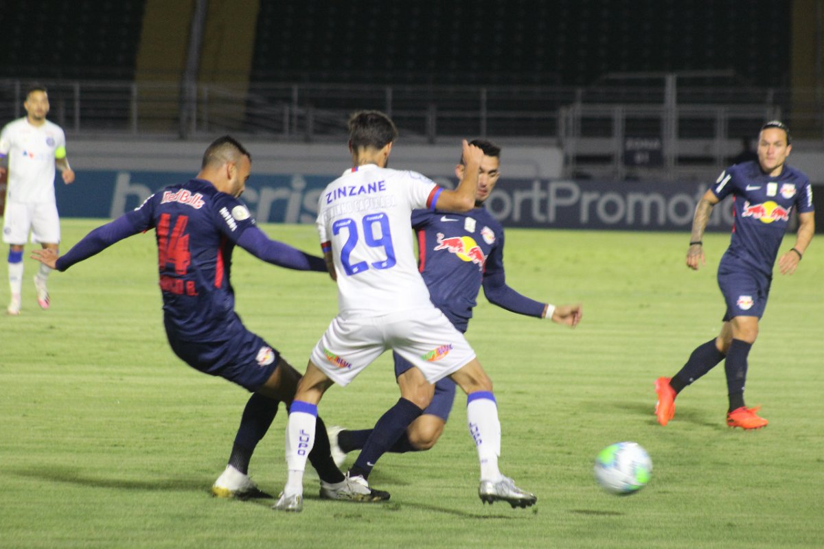 Sem pena, Bragantino goleia Bahia em Bragança Paulista pelo Brasileirão