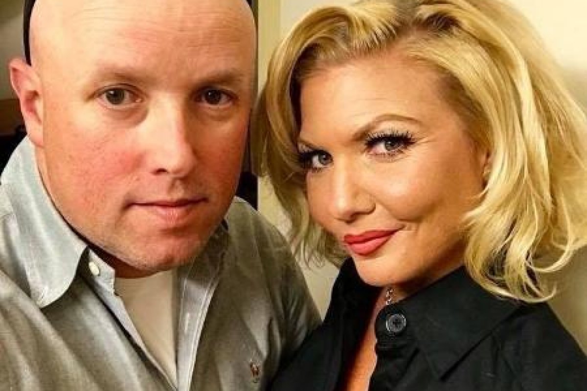 Homem é condenado por matar esposa que se exibia em webcam nos EUA