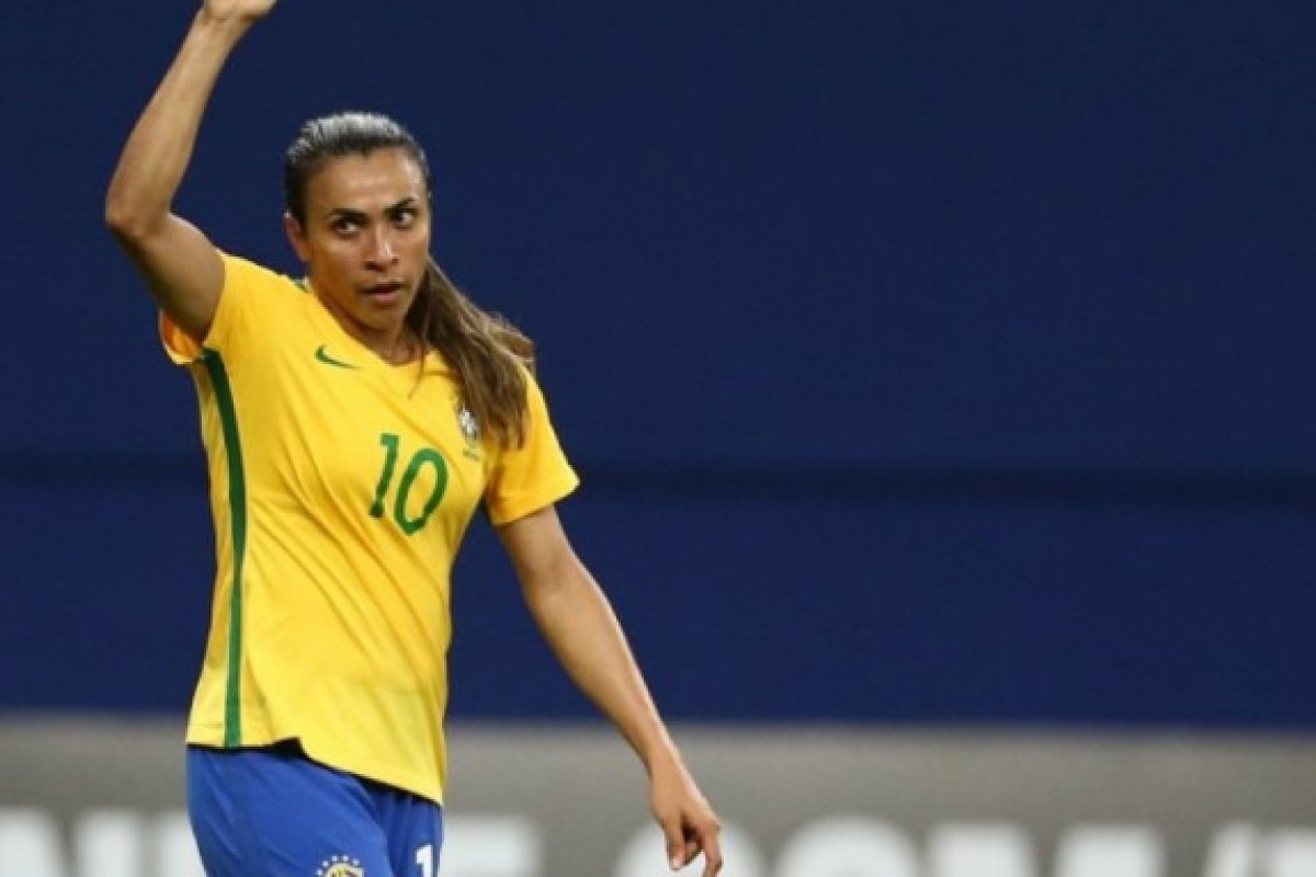 Marta é cortada de jogos da Seleção após testar positivo para Covid-19