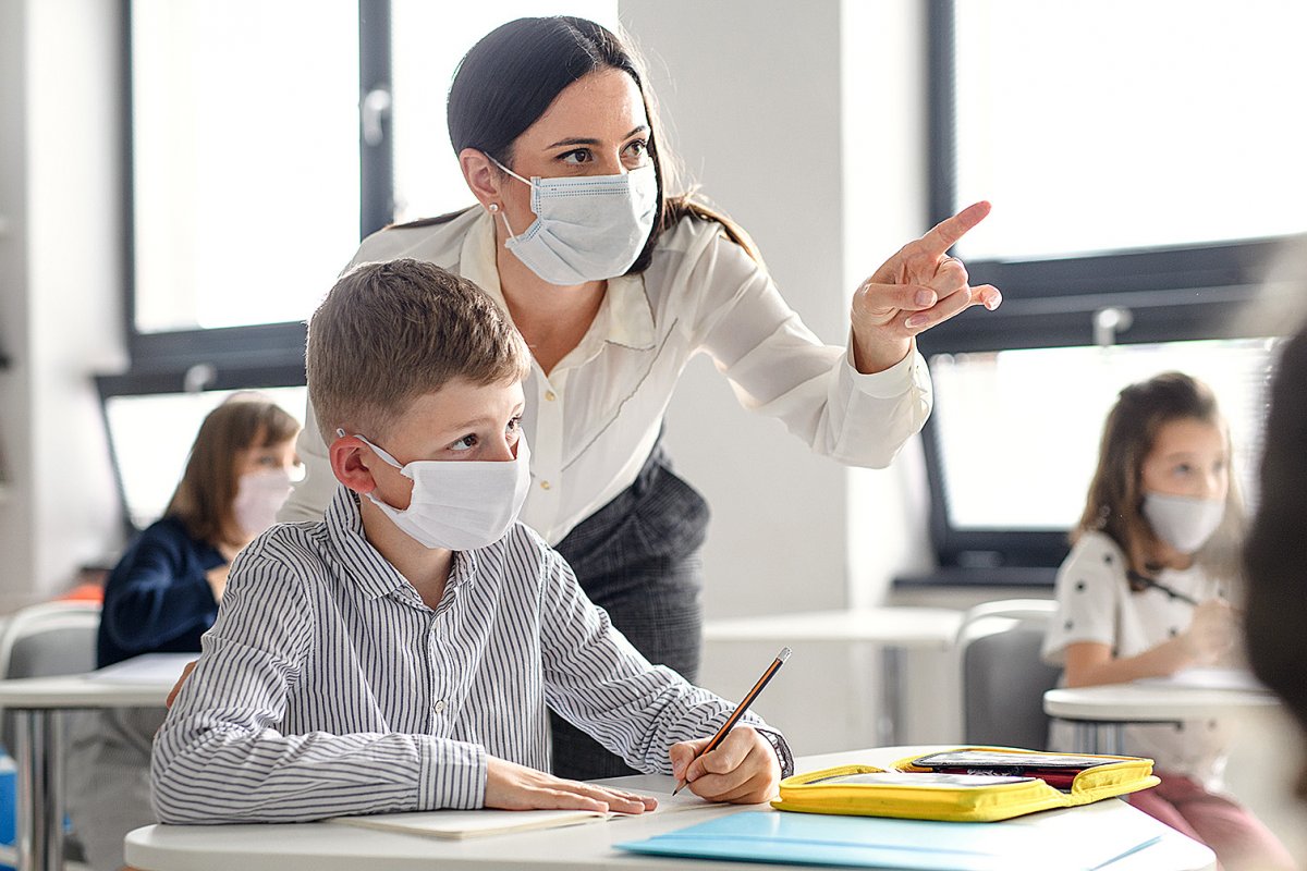 Pesquisa indica que 2 em cada 10 famílias brasileiras permitirão retorno dos filhos à escola em 2020