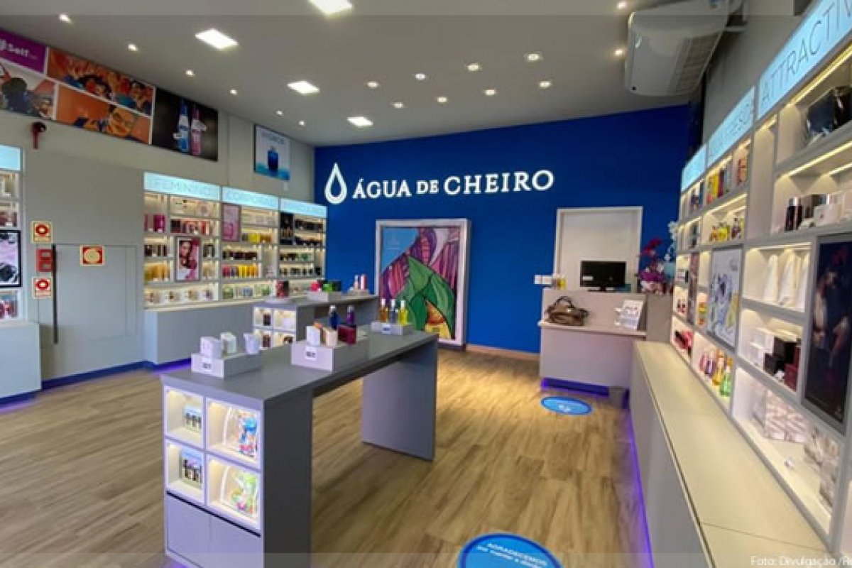 Maybelline NY entra para o cast da Água de Cheiro