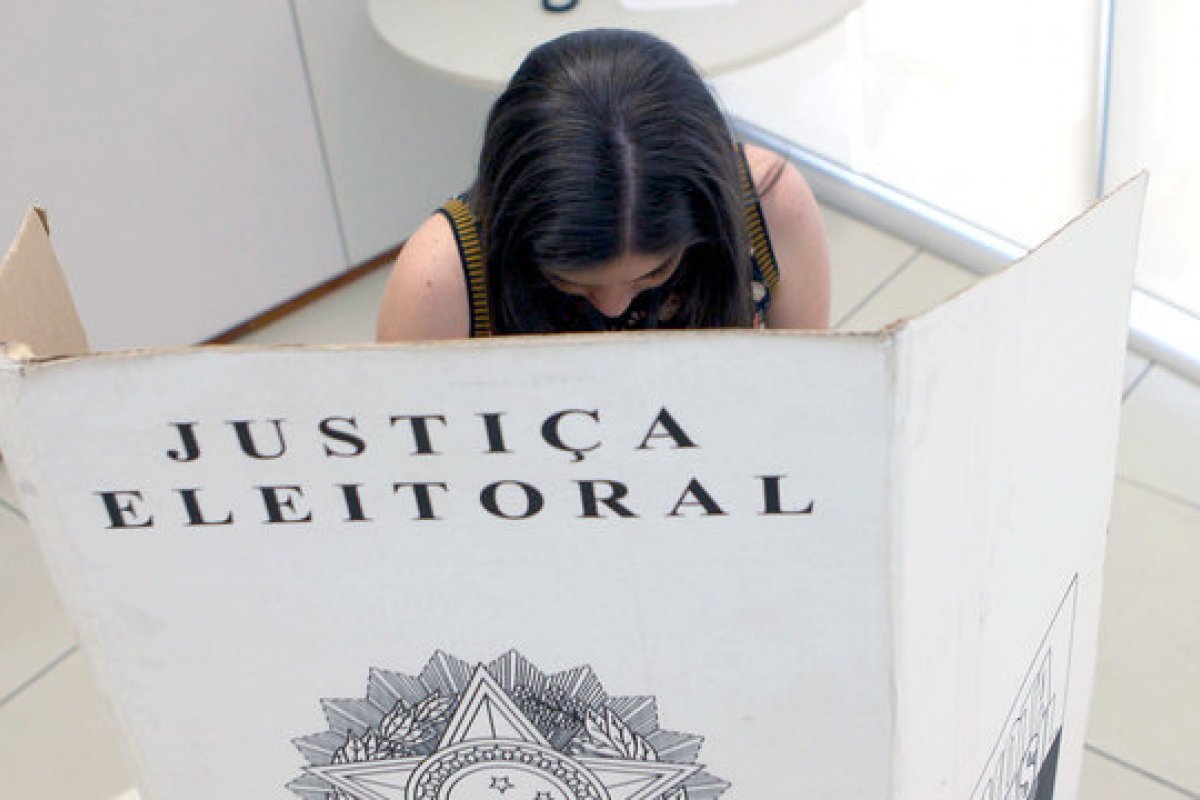 54% dos prefeitos e vereadores são reeleitos em 2020