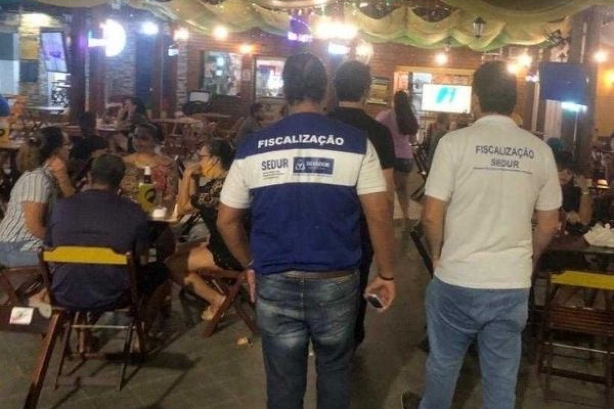 Prefeitura interdita 15 estabelecimentos por descumprirem medidas de segurança contra Covid-19