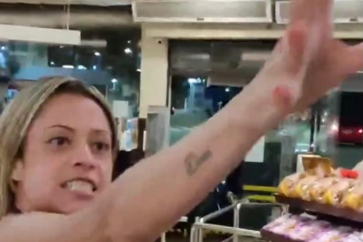 Mulher que ofendeu funcionários e clientes em padaria não tem registro na OAB