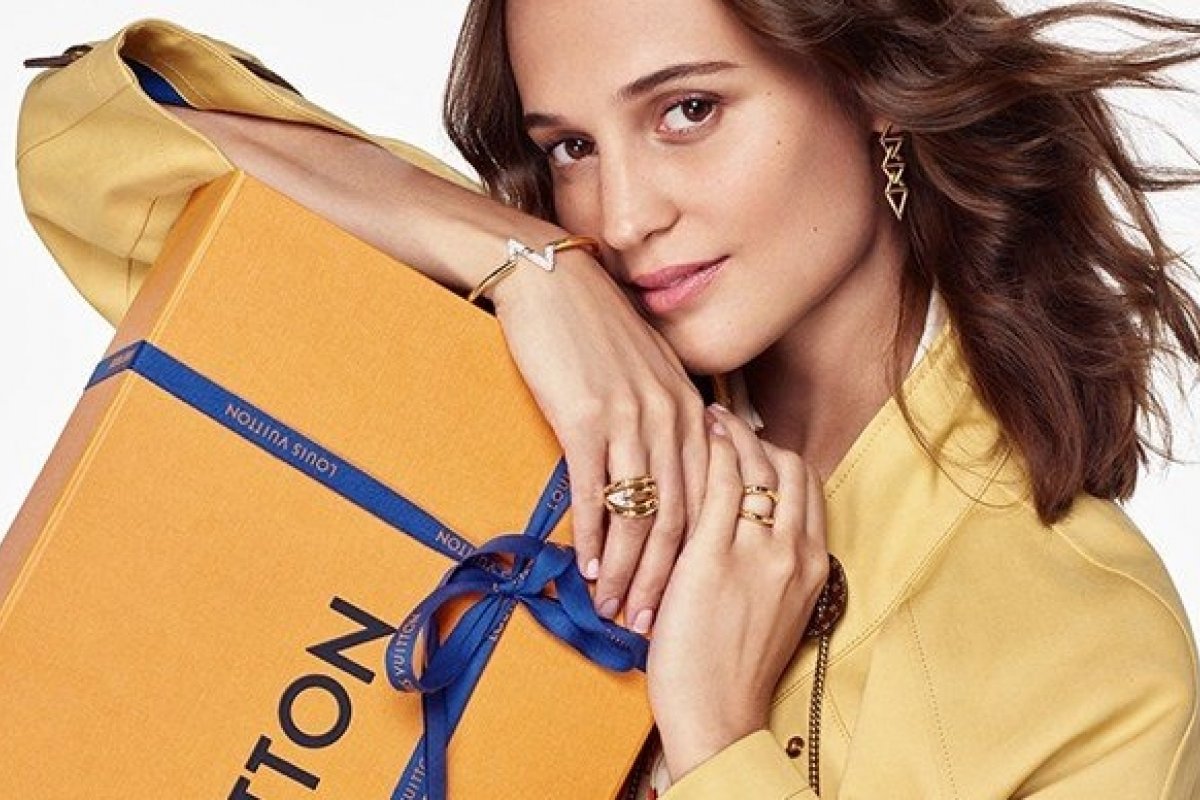 Alicia Vikander estampa a nova campanha da Louis Vuitton