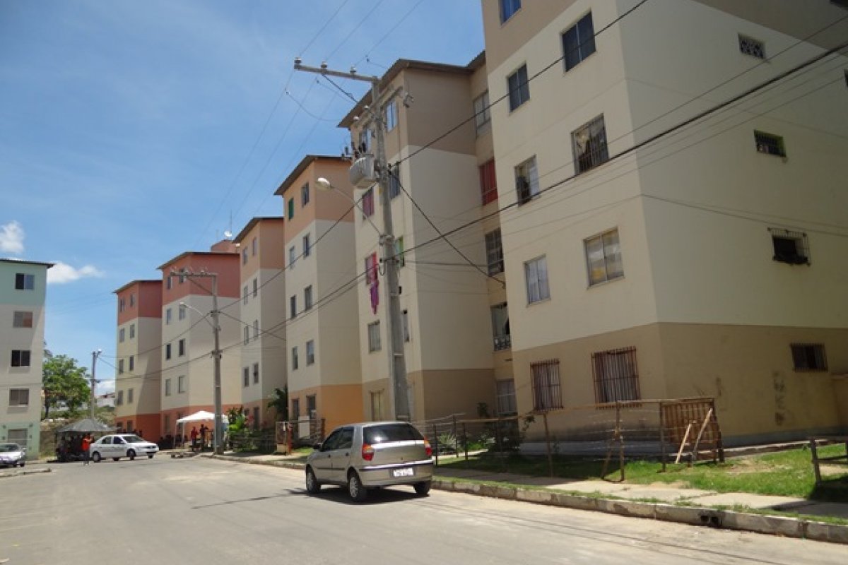 Incêndio destrói dois apartamentos do Minha Casa, Minha Vida, em Feira de Santana