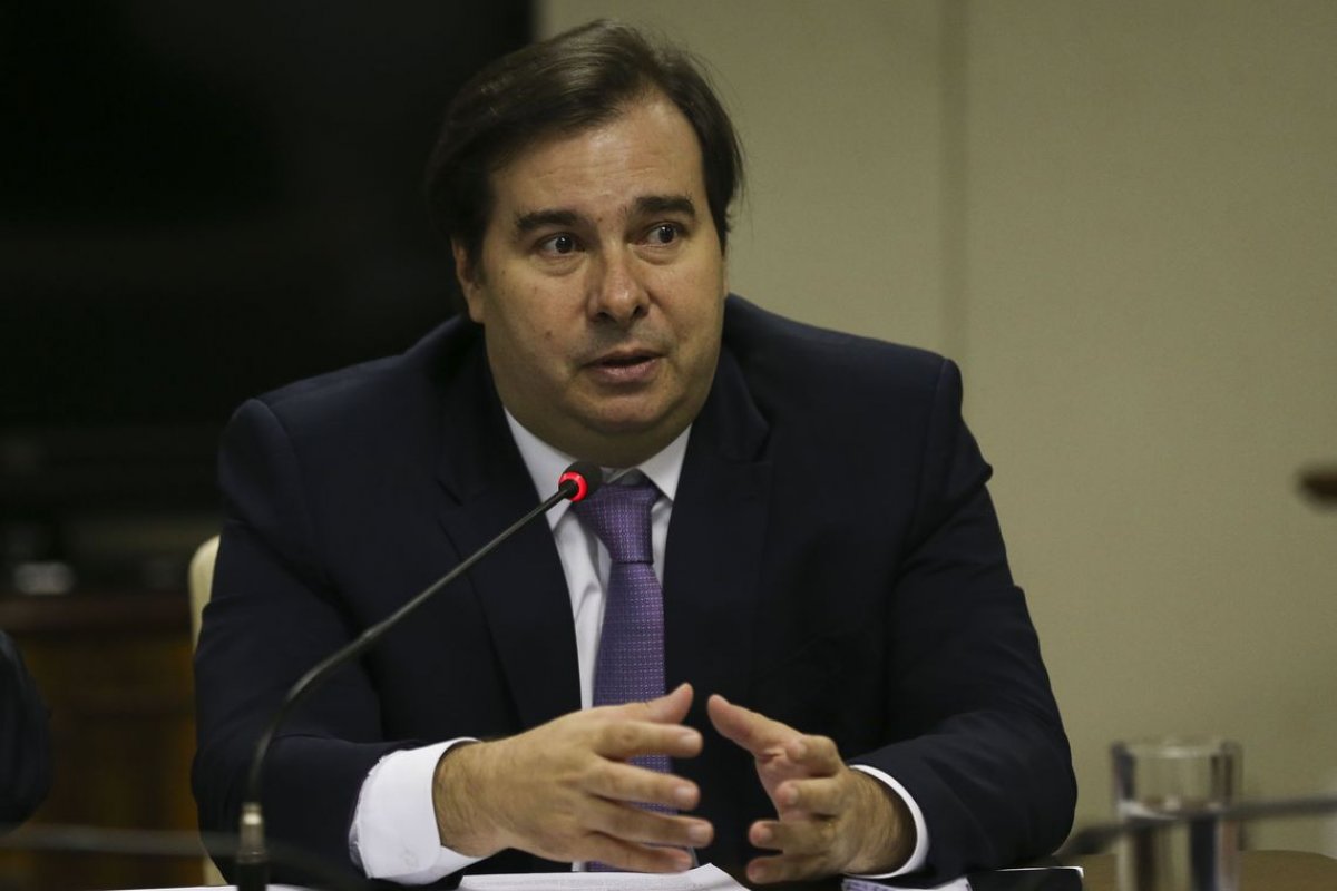 Rodrigo Maia pretende votar propostas que aumentem segurança jurídica para atrair investimentos