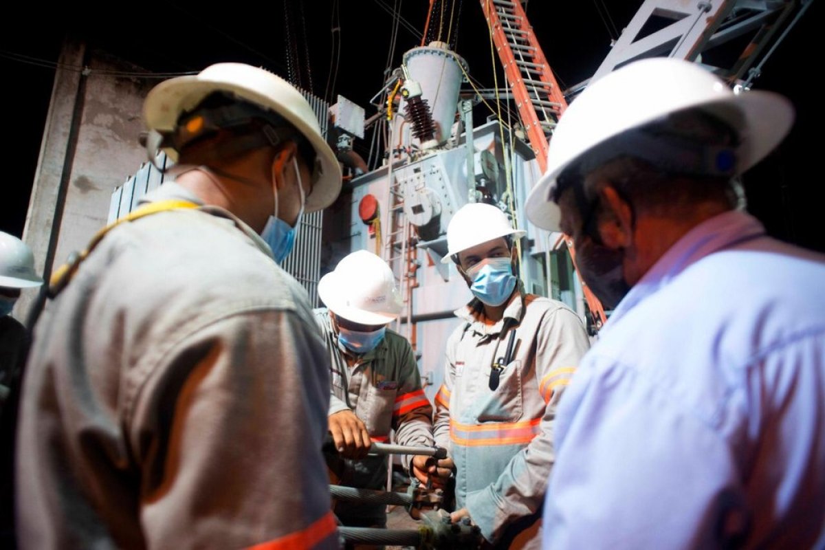 Rodízio termina após 22 de apagão e energia é retomada em 100% no Amapá