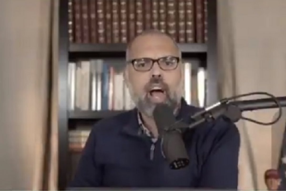 "Vira homem", diz Allan dos Santos ao ameaçar ministro Barroso