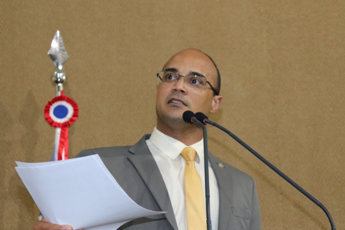 Deputado conservador se declara contra o PT nas disputas em Feira e Conquista