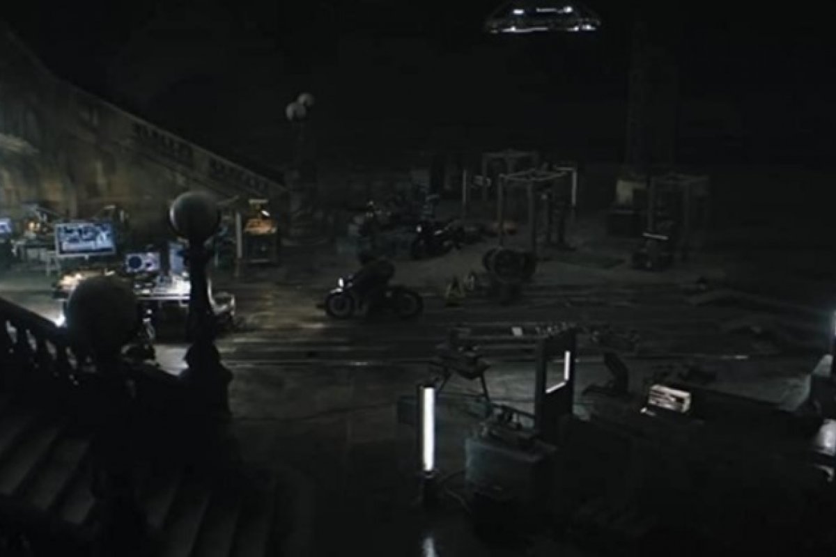 The Batman: imagens do set de revelam novo cenário da batcaverna