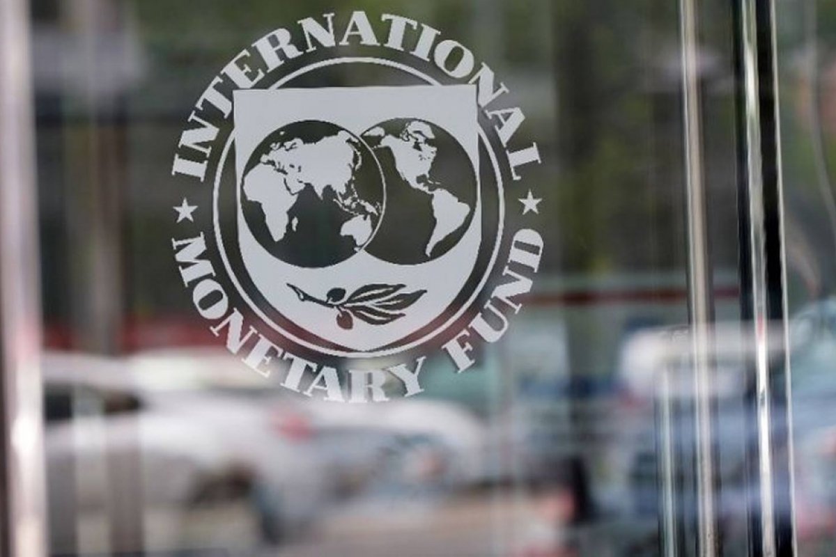 FMI pressiona o governo brasileiro ao recomendar que o estímulo fiscal não seja suspenso