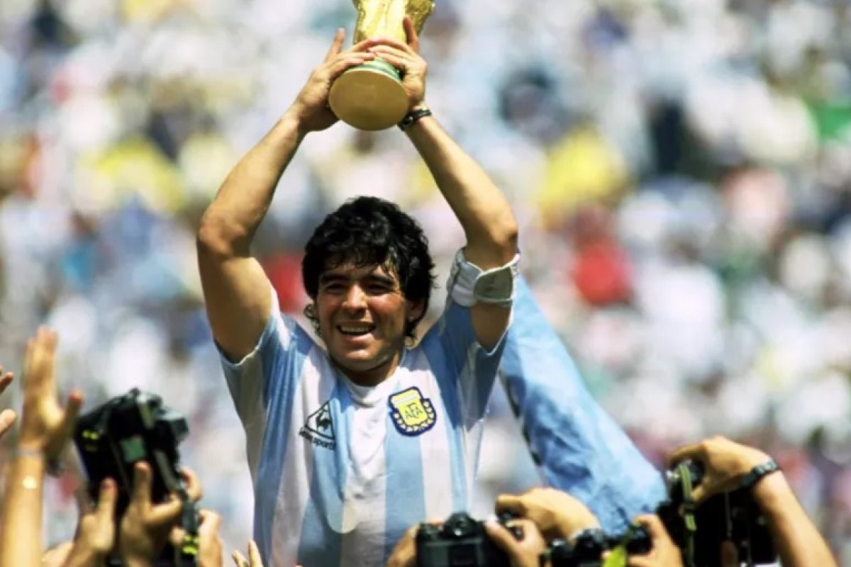 Gênio e polêmico: conheça a biografia de Diego Maradona