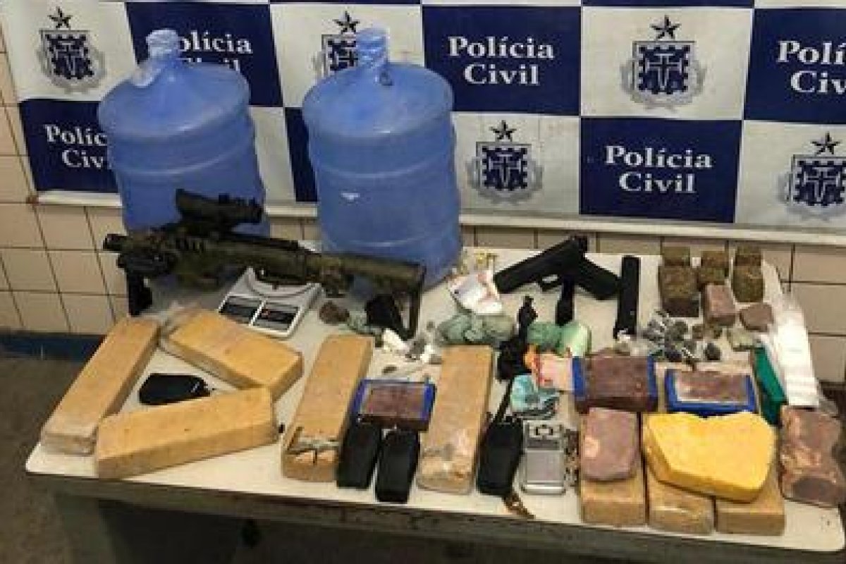 Polícia Civil apreende drogas, armas e munições durante operação em Jequié