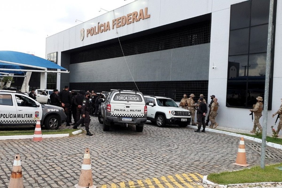 PF cumpre mandados em operação de combate a roubos de agências dos Correios, bancos e carros-fortes