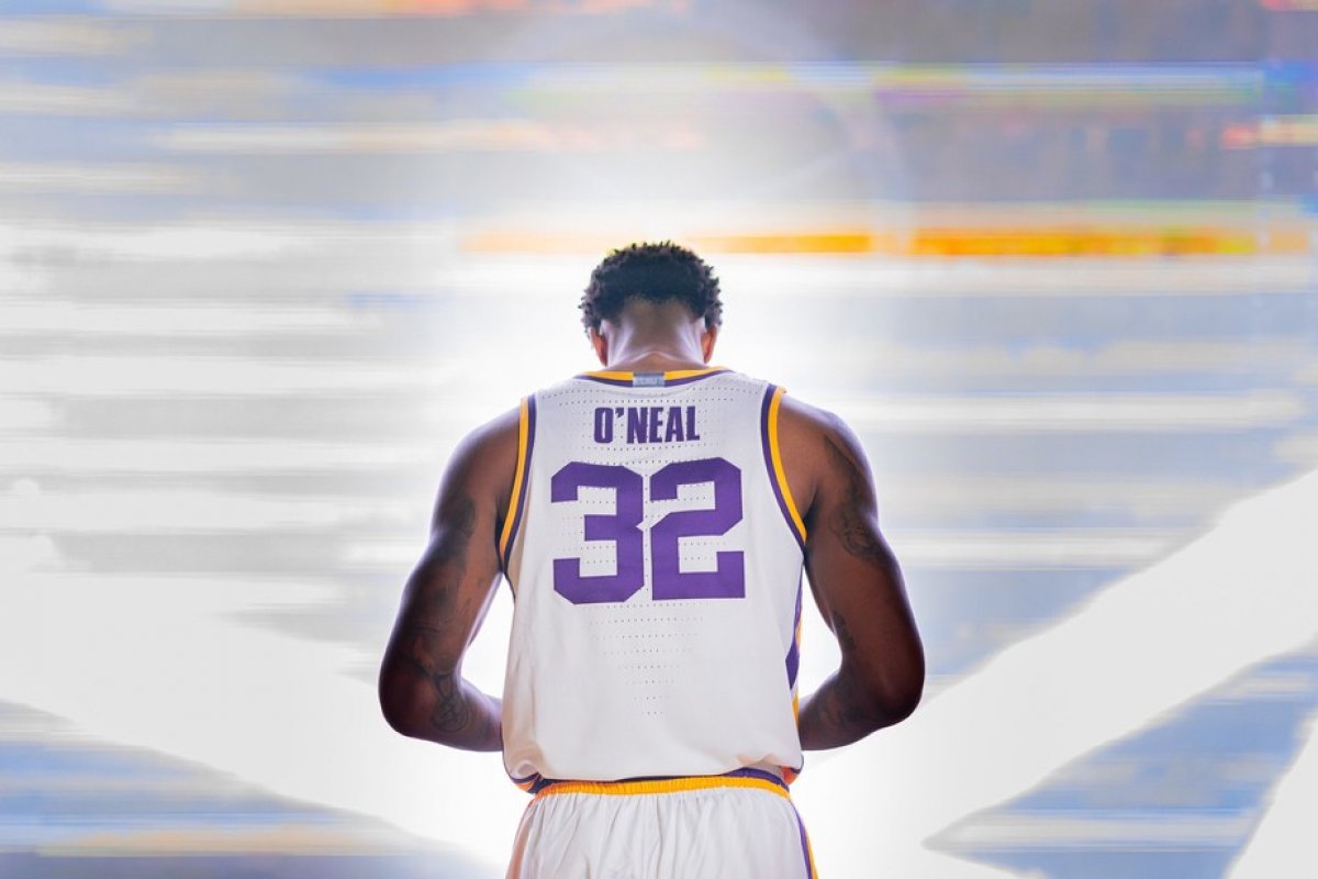 Filho de Shaquille O’Neal escolhe número na camisa da faculdade para homenagear Kobe e o pai