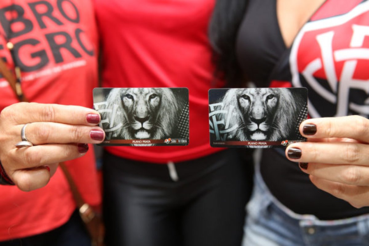 Mais de 5 mil torcedores do Vitória abandonam plano de sócios "Sou Mais Vitória"