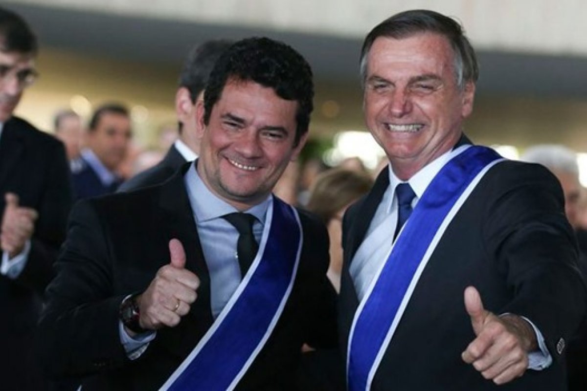 "Contrasta com os elementos reunidos pela investigação", diz defesa de Moro sobre desistência de Bolsonaro