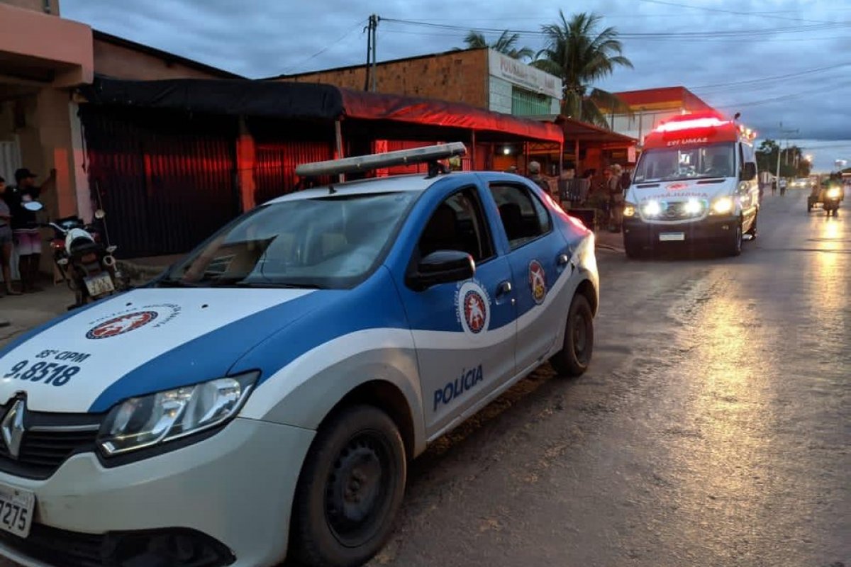 Homens ficam feridos após briga com faca em bar no oeste da Bahia
