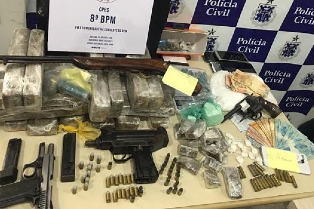 Operação prende 10 pessoas e apreende submetralhadora na Bahia