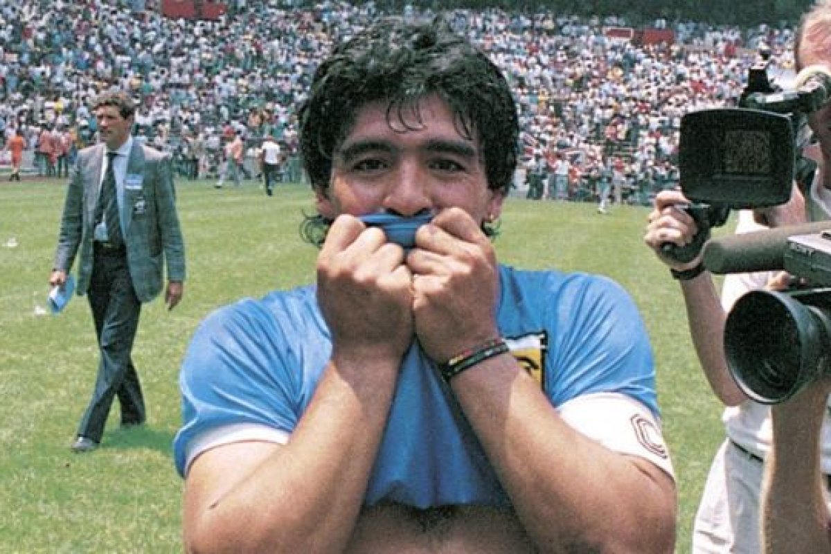 Morte de Maradona será investigada para apurar se houve negligência médica