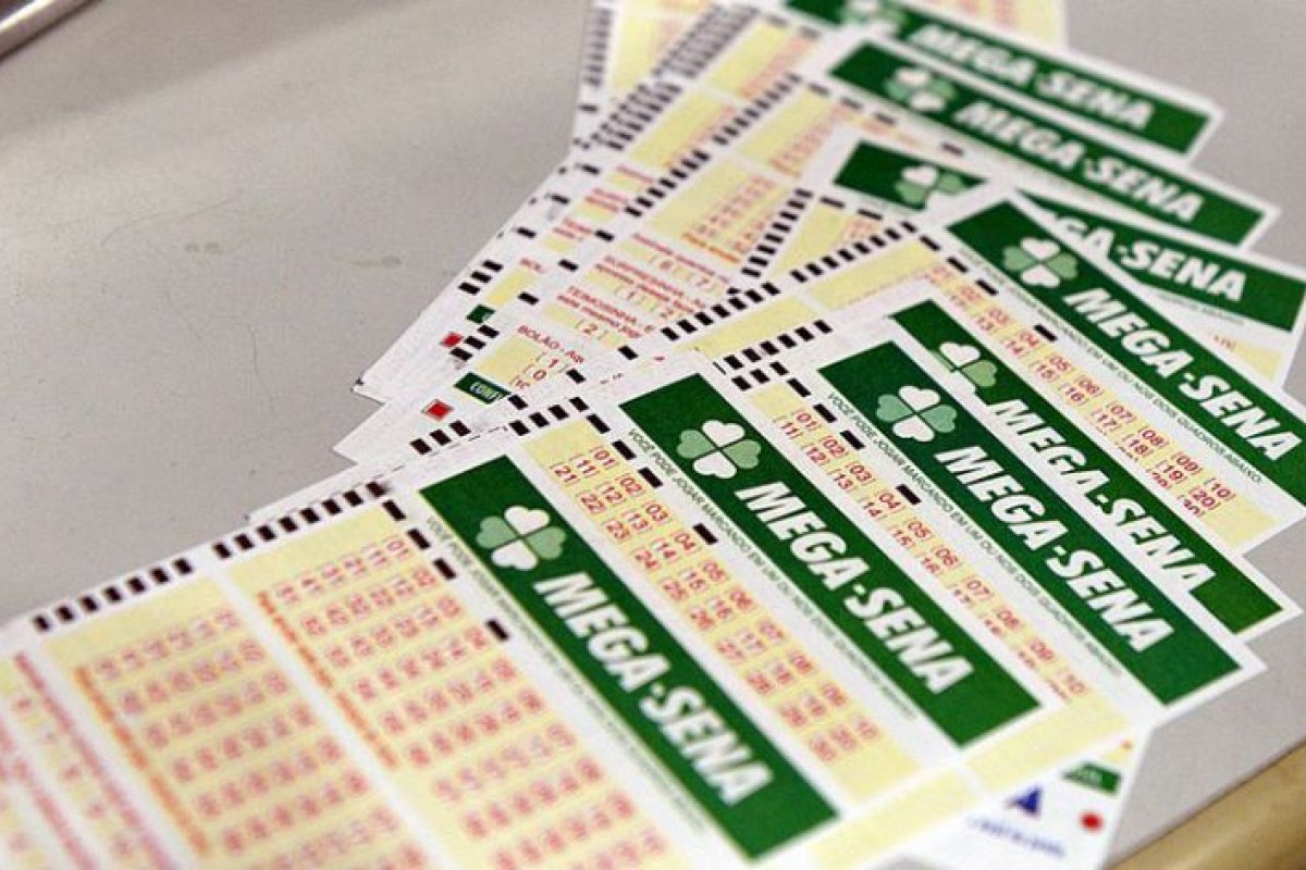 Mega-Sena pode pagar prêmio de R$ 32 milhões nesta terça-feira