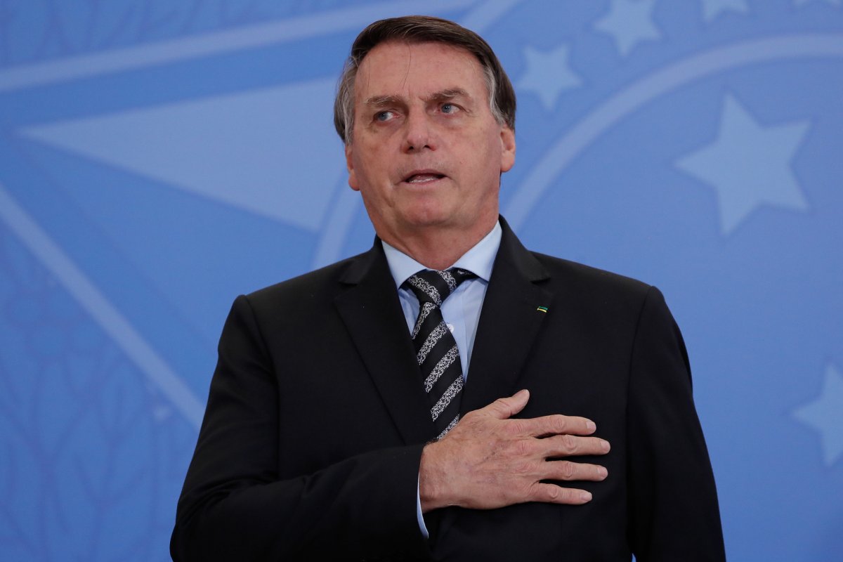 Bolsonaro comparece a formatura de militares da aeronáutica e exalta categoria