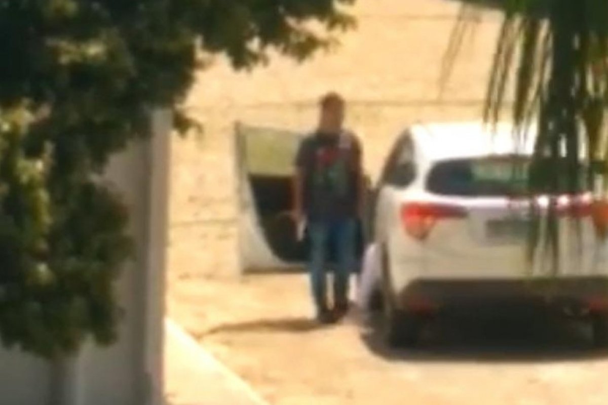 PM é preso após sequestrar e balear namorada em estacionamento de universidade