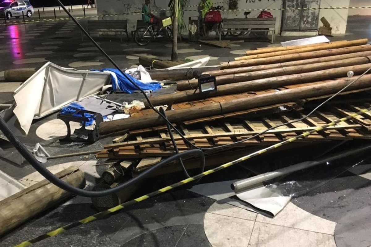 Comerciante licenciada da barraca que desabou no Rio Vermelho disse que não foi informada sobre manutenção do espaço