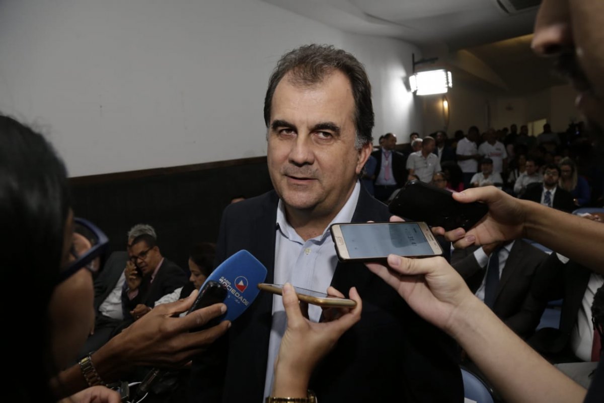 "Se ISS do ônibus for aprovado, ônibus com ar-condicionado circulam no sábado", diz Fábio Mota