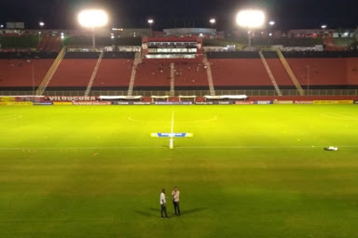 De virada, Vitória bate o CRB e abre oito pontos para zona de rebaixamento