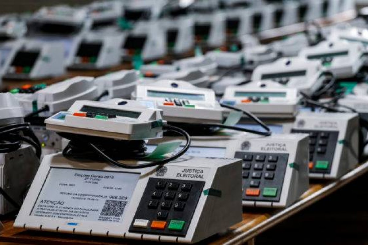 194 urnas são substituídas neste domingo; duas foram registradas em Feira e Conquista, na Bahia